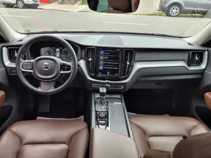 VOLVO XC60 2.0 T5 GASOLINA MOMENTUM AWD GEARTRONIC